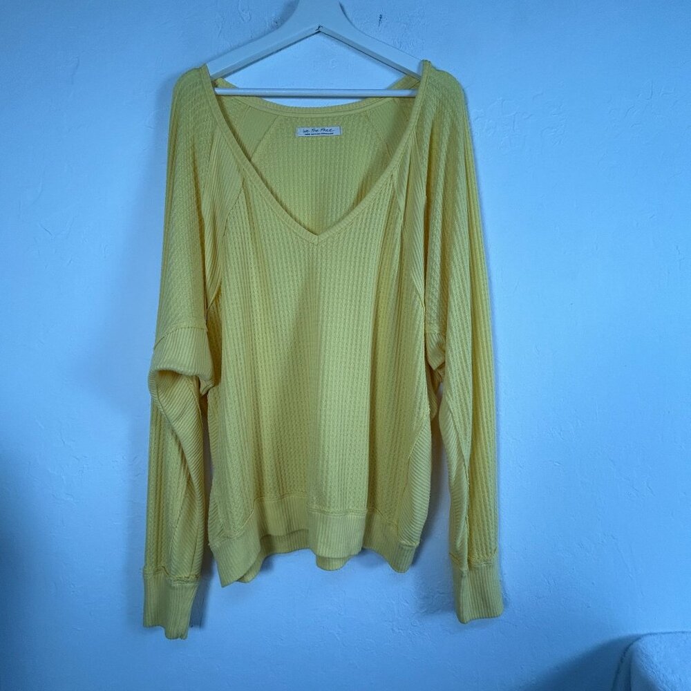 We The Free Womens Yellow V-Neck Waffle Knit Pullover Sweater Large Lightweight